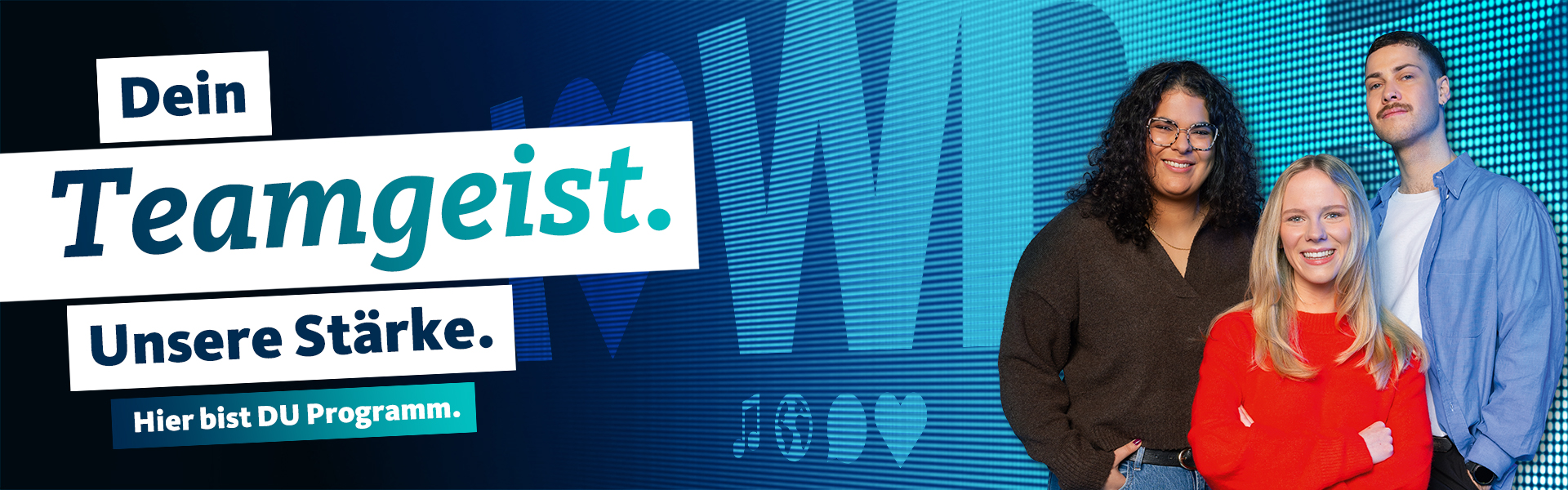 Bannergrafik Stellenausschreibung Gruppe junger Menschen vor LED-Wand mit Claim